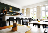 An der Bar genießen Sie leckere Getränke.