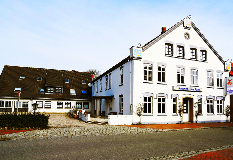 Außenansicht des Hotels Nordfriesisches Haus