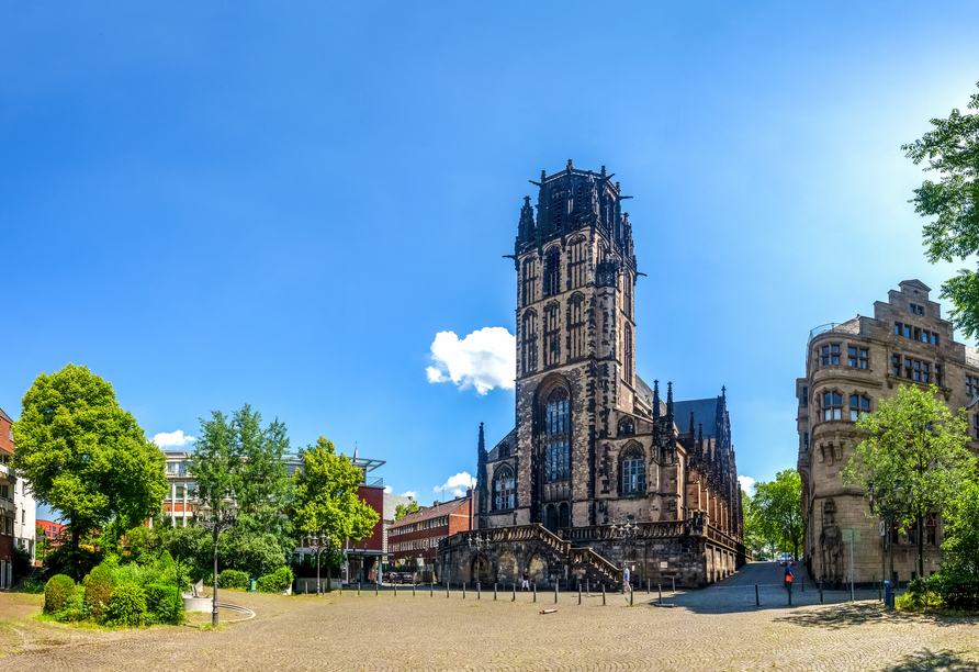 Bestaunen Sie die Salvatorkirche in Duisburg.