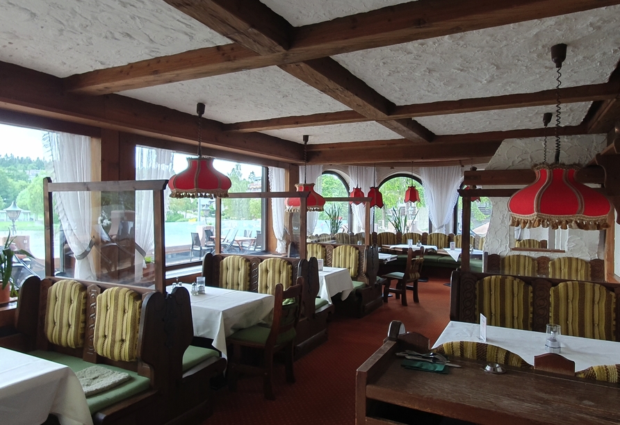Lassen Sie sich im Restaurant mit Köstlichkeiten verwöhnen.