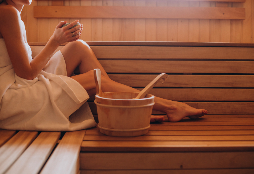 Gönnen Sie sich Wärme und Ruhe – im kleinen Spa-Bereich wartet Ihre persönliche Auszeit.
