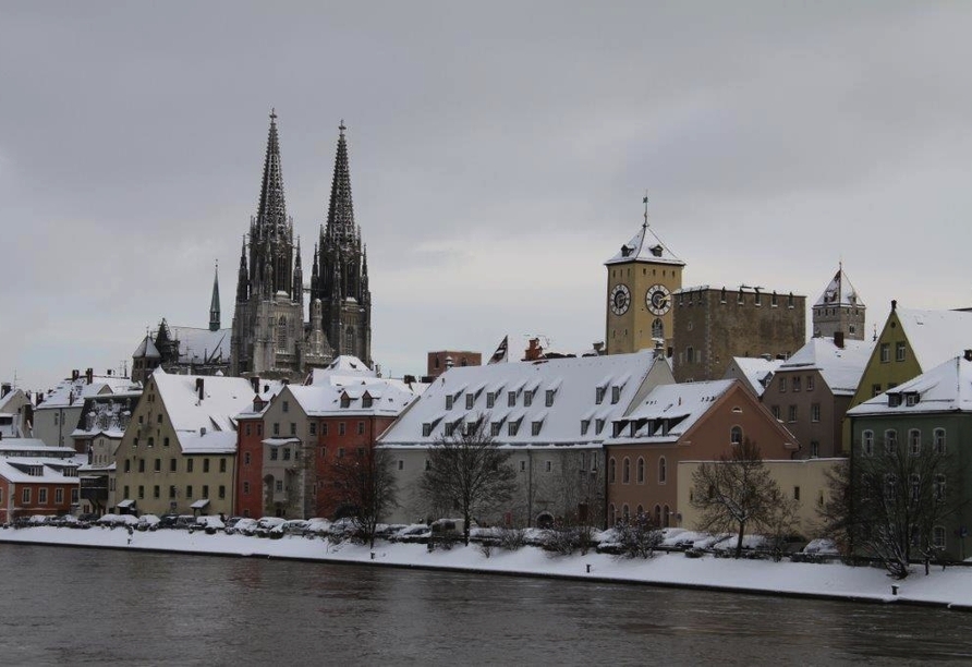 Entdecken Sie Regensburg im Winterkleid – charmant, ruhig und voller Atmosphäre.