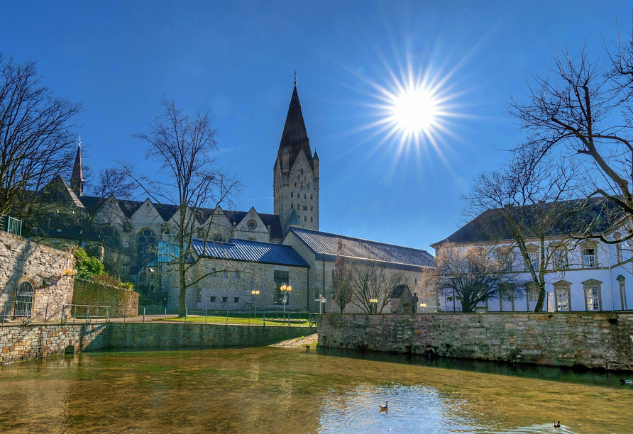 Etwas weiter entfernt lädt Paderborn zu einem Ausflug ein.