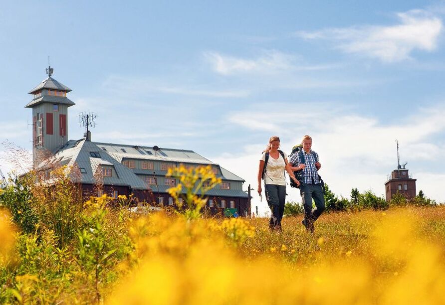 Erkunden Sie den Hausberg Ihres Hotels – den Fichtelberg.