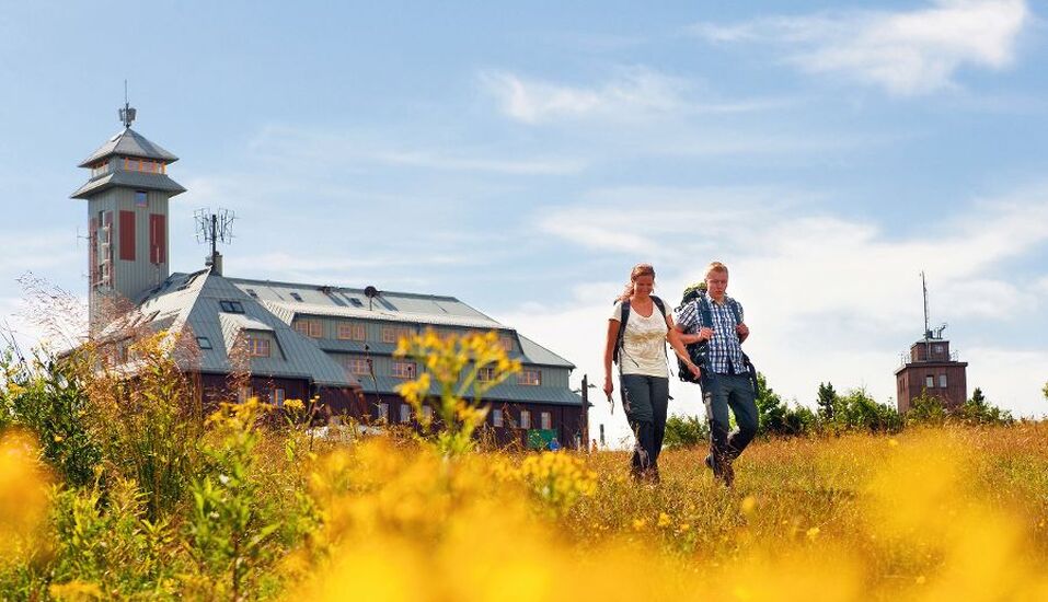 Erkunden Sie den Hausberg Ihres Hotels – den Fichtelberg.