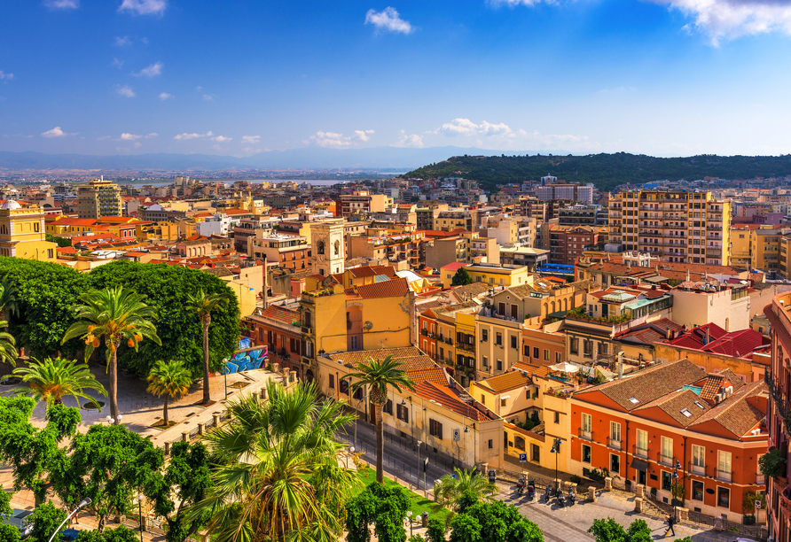 Lassen Sie sich vom Charme der lebendigen Inselhauptstadt Cagliari verführen.