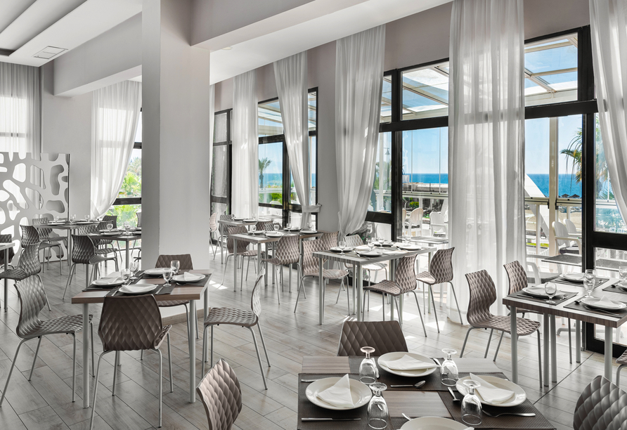 Im stilvollen Restaurant werden Sie kulinarisch verwöhnt.