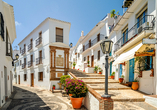 Schlendern Sie durch die Gassen eines der schönsten Dörfer Andalusiens. Frigiliana empfängt Sie mit maurischem Charme.