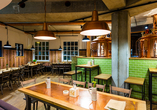Genießen Sie die einmalige Atmosphäre in der Brauerei des Hotels.