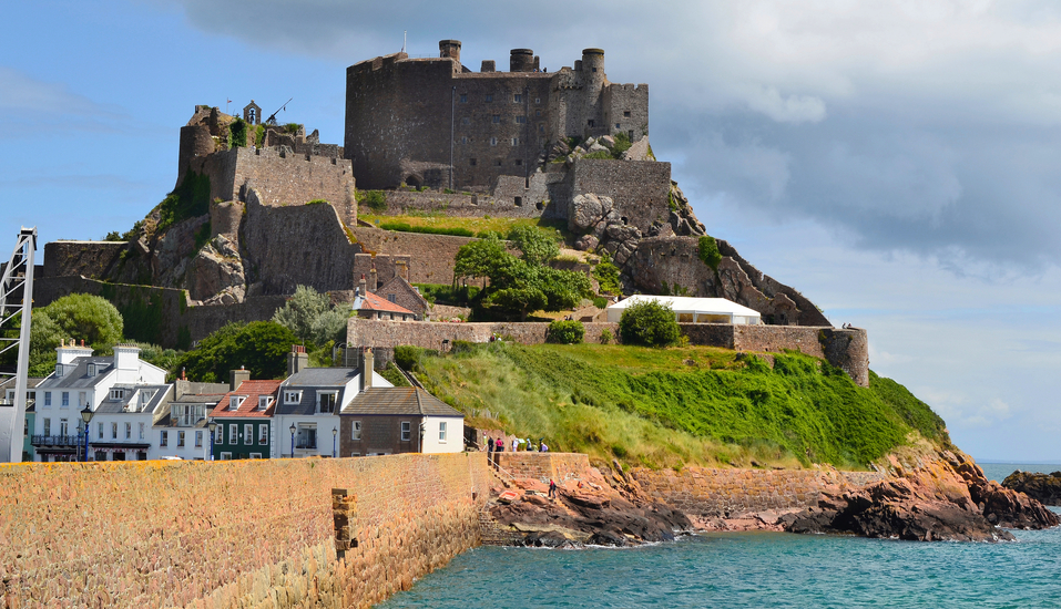 Freuen Sie sich auf eine Besichtigung des Mont Orgueil Castle in Gorey.