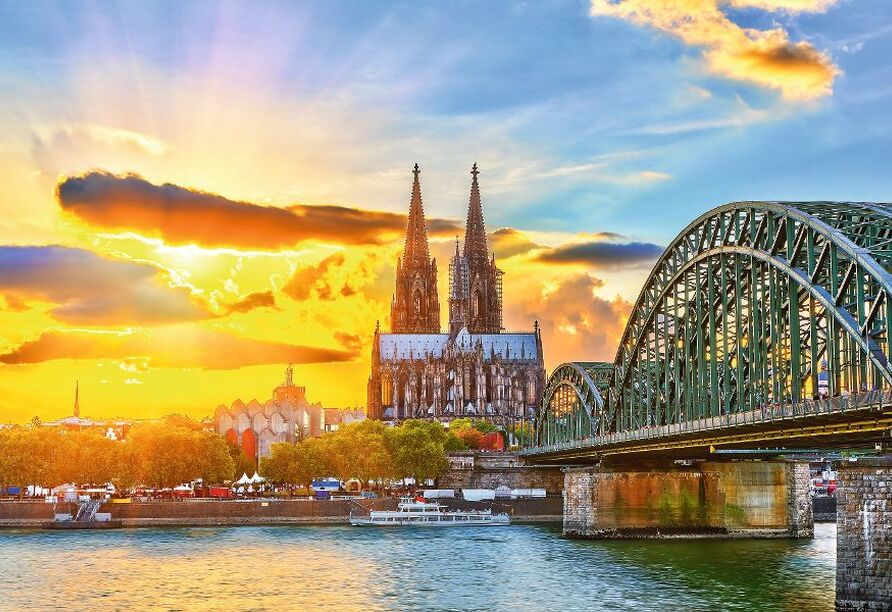 In der Domstadt Köln beginnt und endet Ihre Reise mit VistaBaroness.