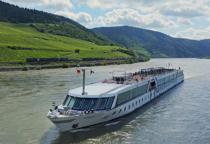 Gehen Sie mit ARIELLE QUEEN auf große Donaufahrt.