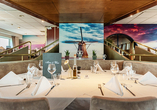 Nehmen Sie Platz und freuen Sie sich auf köstliches Essen und besten Service.