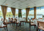 Genießen Sie die Aussicht im Panorama-Restaurant.