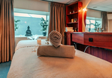 Buchen Sie sich eine wohltuende Massage an Bord.