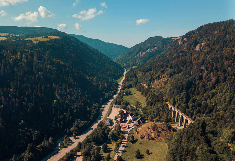 Verbringen Sie einen unvergesslichen Aufenthalt in einer atemberaubenden Naturkulisse.