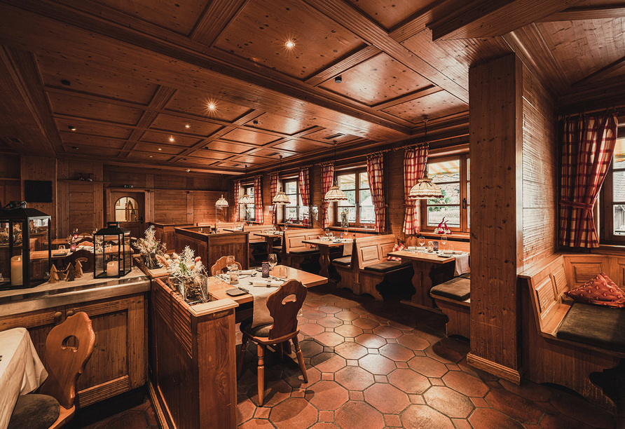 Im Restaurant des Hotels werden Ihnen typisch-schwarzwälder Köstlichkeiten aus regionalen und saisonalen Produkten in einem modernen Gewand geboten.