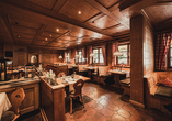 Im Restaurant des Hotels werden Ihnen typisch-schwarzwälder Köstlichkeiten aus regionalen und saisonalen Produkten in einem modernen Gewand geboten.