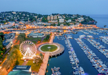 Nutzen Sie die Zeit vor Ort und lernen Sie die imposante Stadt Torquay (oder Paignton) kennen!