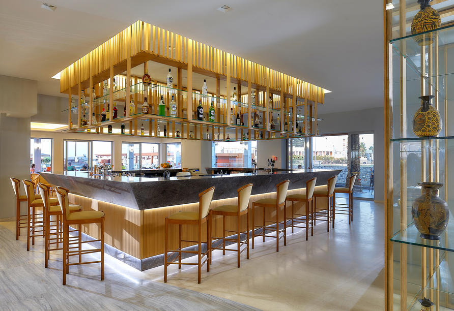 Genießen Sie Ihr Lieblingsgetränk an der Lobbybar.