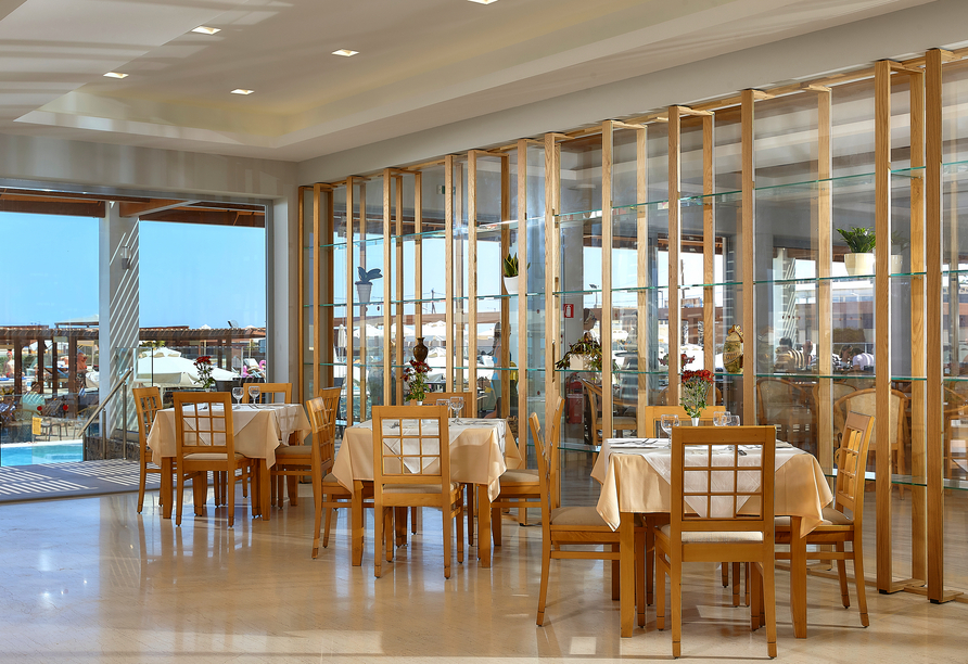 Suchen Sie sich Ihren Lieblingsplatz im Restaurant des Hotels aus.