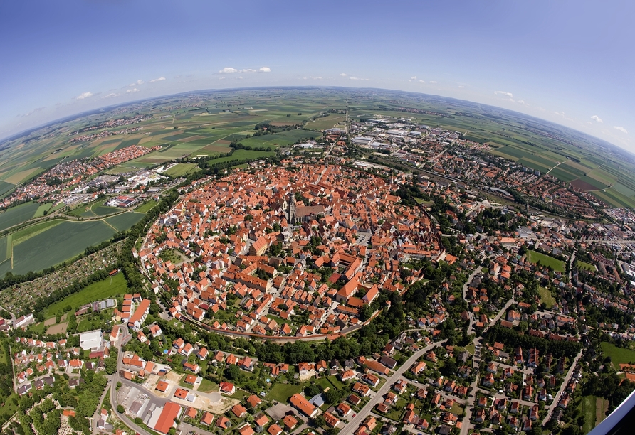 Das beeindruckende Panorama von Nördlingen ist besonders sehenswert.