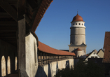 Statten Sie dem Wahrzeichen von Nördlingen einen Besuch ab – der Daniel-Turm der St.-Georgs-Kirche!