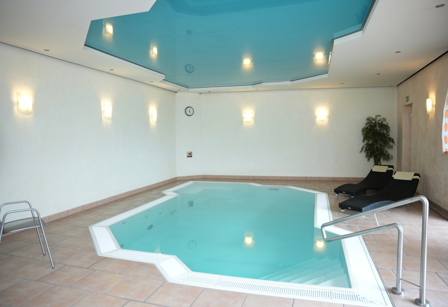Das Hallenbad im Rheinhotel Rüdesheim