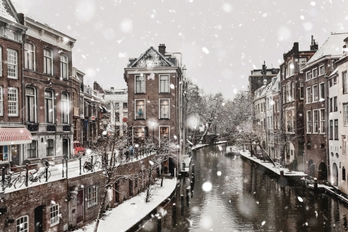 Das winterliche Utrecht zeigt sich im Schneefall von seiner besonders stimmungsvollen Seite.