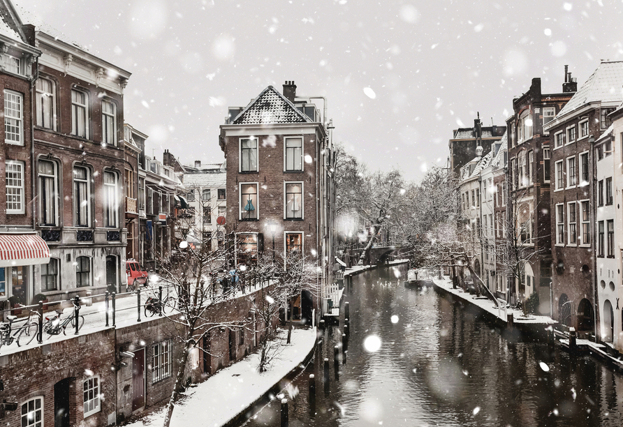 Das winterliche Utrecht zeigt sich im Schneefall von seiner besonders stimmungsvollen Seite.