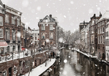 Das winterliche Utrecht zeigt sich im Schneefall von seiner besonders stimmungsvollen Seite.