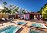 Entspannen Sie im Whirlpool des Hotels.