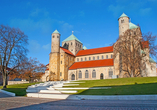 Die romanische Kirche St. Michaelis in Hildesheim zählt zum UNESCO-Weltkulturerbe.