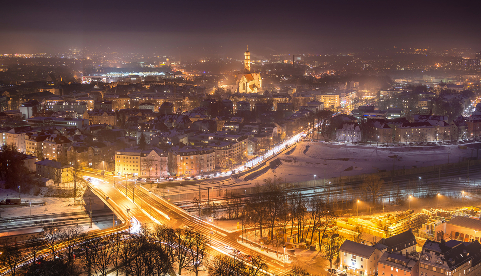 Das Dorint Hotel an der Kongresshalle Augsburg begrüßt Sie mit winterlichem Panoramablick!