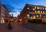 Die Karolinenstraße in Augsburg verzaubert Sie mit der schönen weihnachtlichen Beleuchtung!