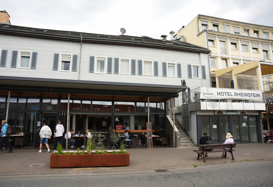 Außenansicht des Hotels Rheinstein.