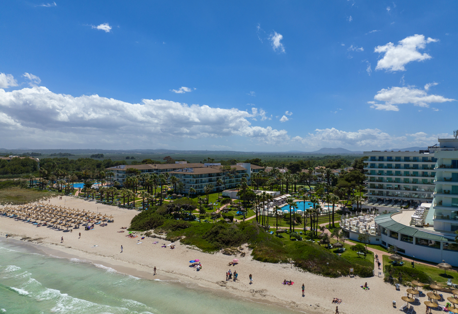 Das Playa Esperanza Resort befindet sich direkt am malerischen Strand von Mallorca.