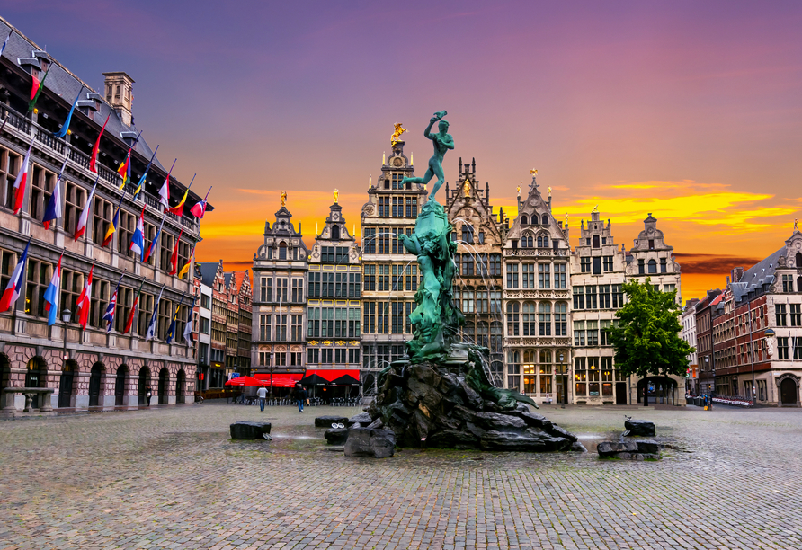 Der Grote Markt ist das pulsierende Herz des historischen Zentrums von Antwerpen.