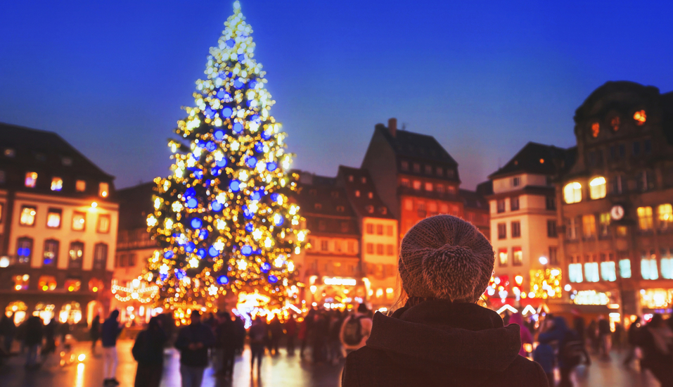 Frohe Weihnachten! Freuen Sie sich auf Ihre Weihnachtsreise u. a. nach Straßburg.