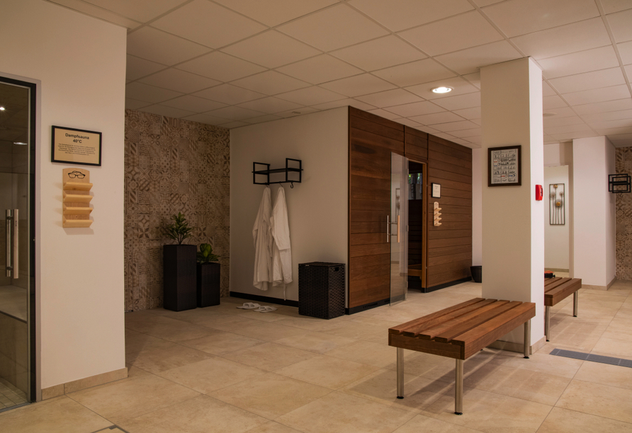 Den Wellnessbereich des Hotels am Kurpark dürfen Sie mit nutzen.