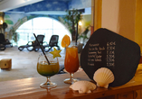 Gönnen Sie sich einen Lieblingsdrink und an der Bar und erleben Sie entspannte Stunden.