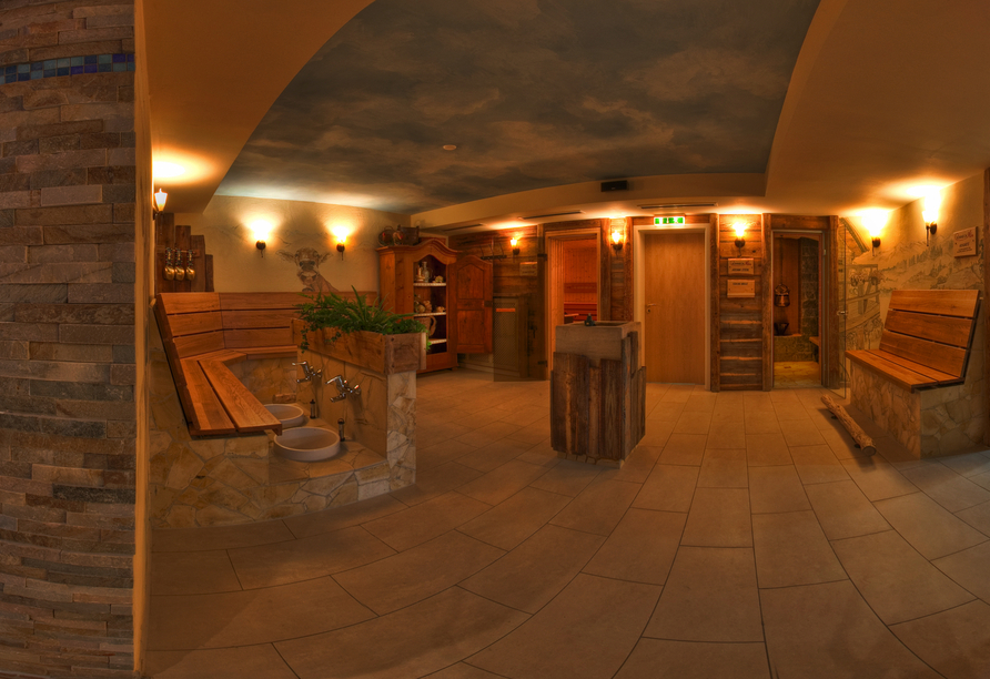 Saunalandschaft im Vitalhotel Sonneck