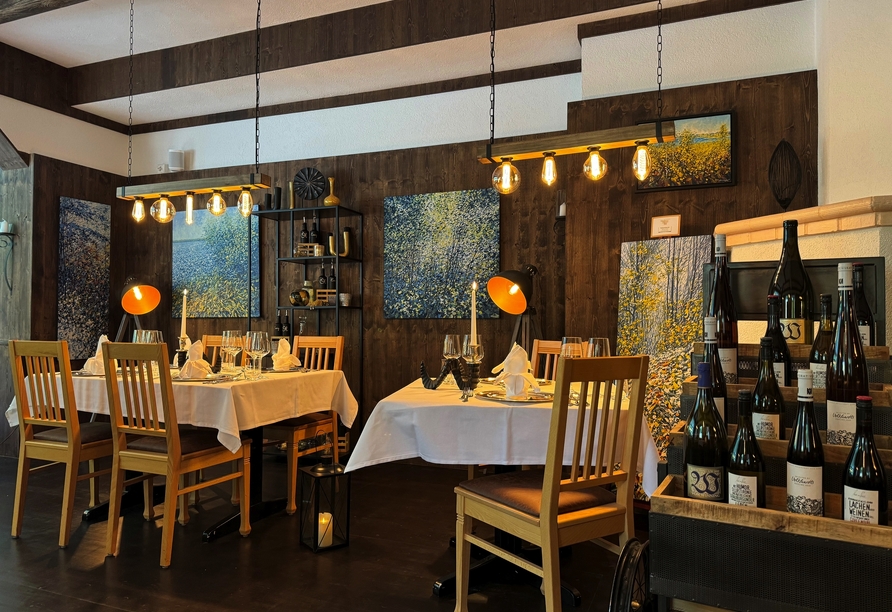 Lassen Sie sich im Restaurant des Vitalhotels Sonneck kulinarisch verwöhnen.