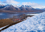 Erleben Sie eine faszinierende Naturlandschaft in Longyearbyen auf Spitzbergen.