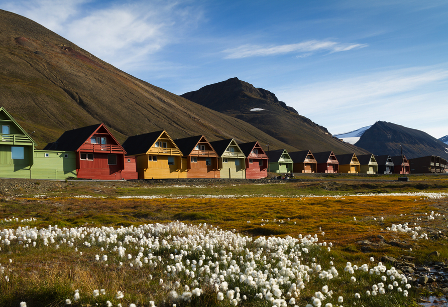 Longyearbyen verzaubert mit seinem ganz eigenen Charme.