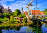 Das malerische Edam – bekannt für idyllische Grachten und den weltberühmten Käsemarkt – wird Sie im Nu verzaubern.