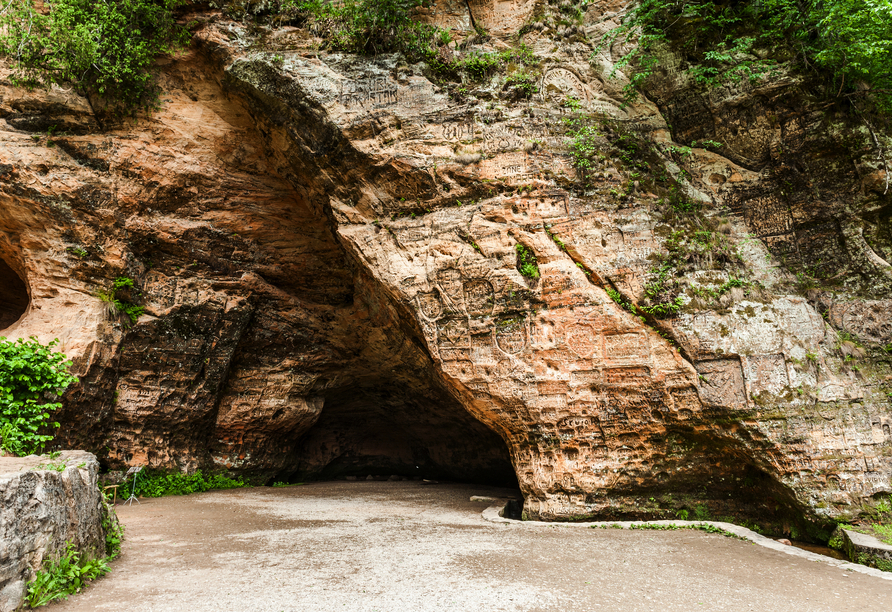 Auch die Gutmannshöhle wartet darauf, von Ihnen erkundet zu werden.