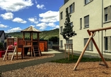 Die kleinen Gäste kommen auf dem Spielplatz des Hotels auf ihre Kosten.