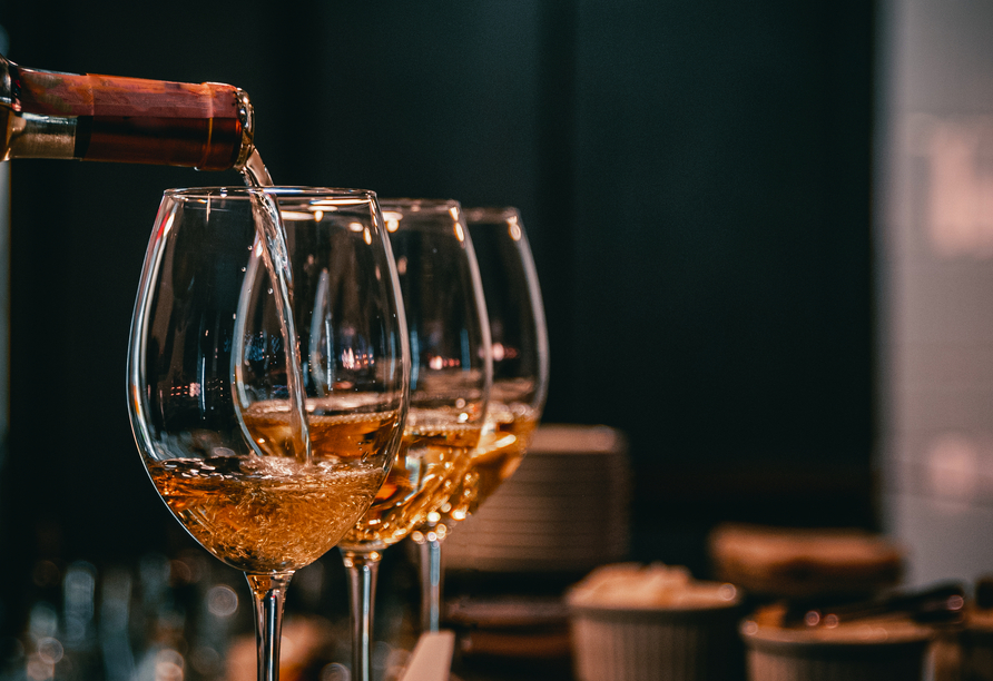 Freuen Sie sich auch auf eine Weinprobe in einer Kellerei.