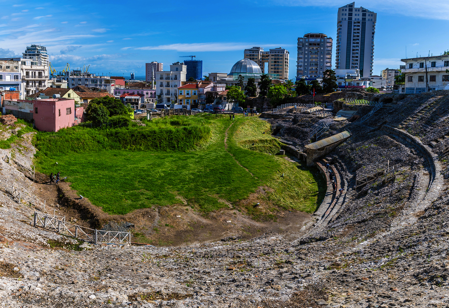 Tauchen Sie im römischen Amphitheater in Durrës ein in 2.500 Jahre Geschichte.